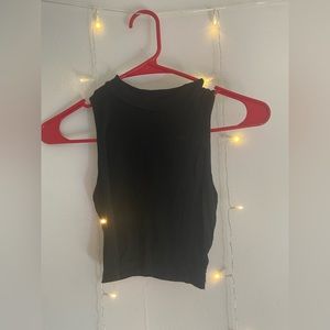 Black crop top 💕